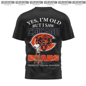 Chicago Bears Snoopy Yes I Am Old But I Saw Thank You For The Memories Shirt