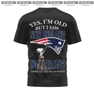 New England Patriots Snoopy Yes I Am Old But I Saw Thank You For The Memories Shirt
