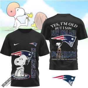 New England Patriots Snoopy Yes I Am Old But I Saw Thank You For The Memories Shirt