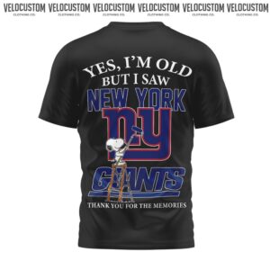 New York Giants Snoopy Yes I Am Old But I Saw New York Shirt